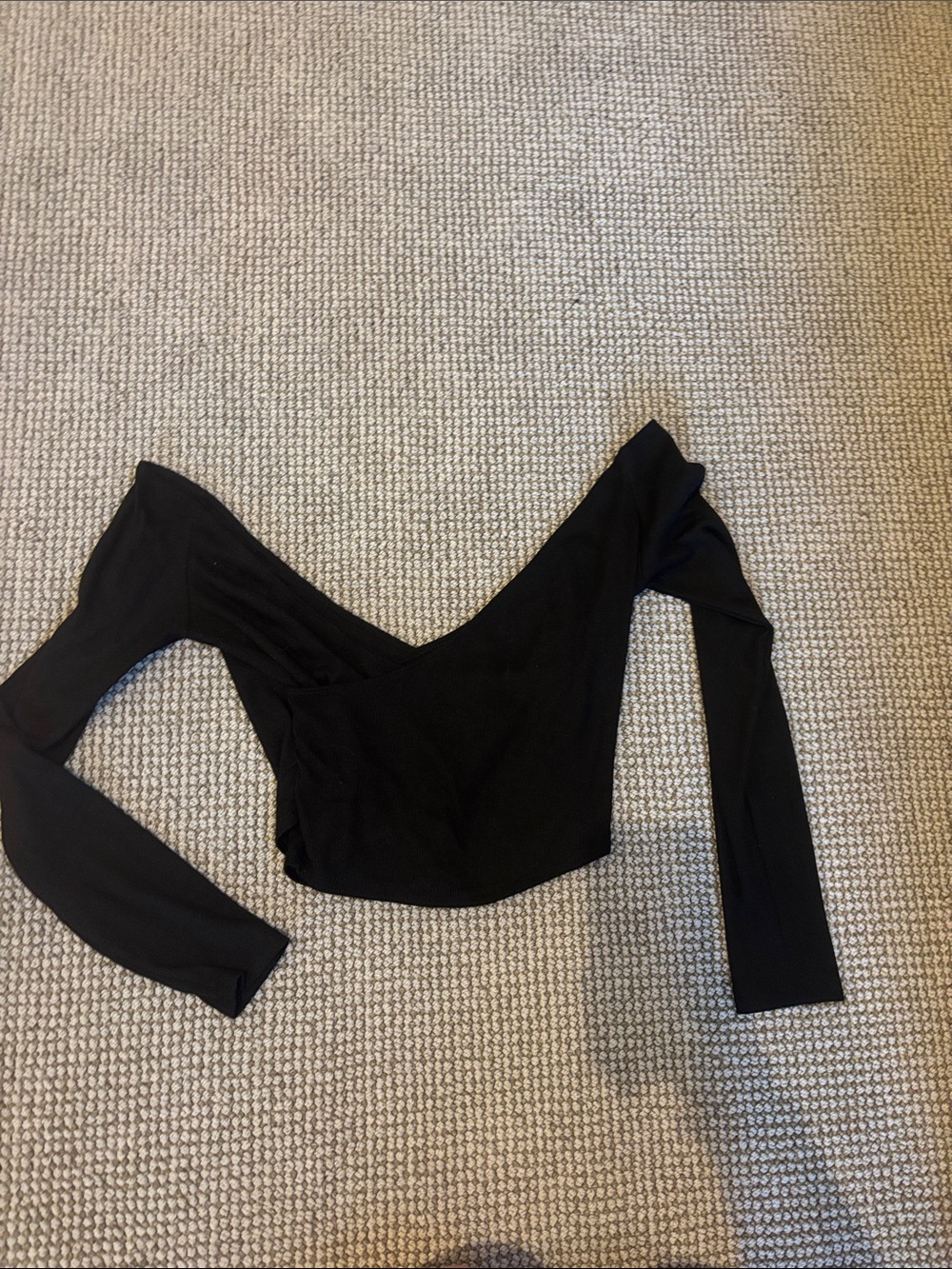 Black Scoop Neck Long-Sleeve Crop Top